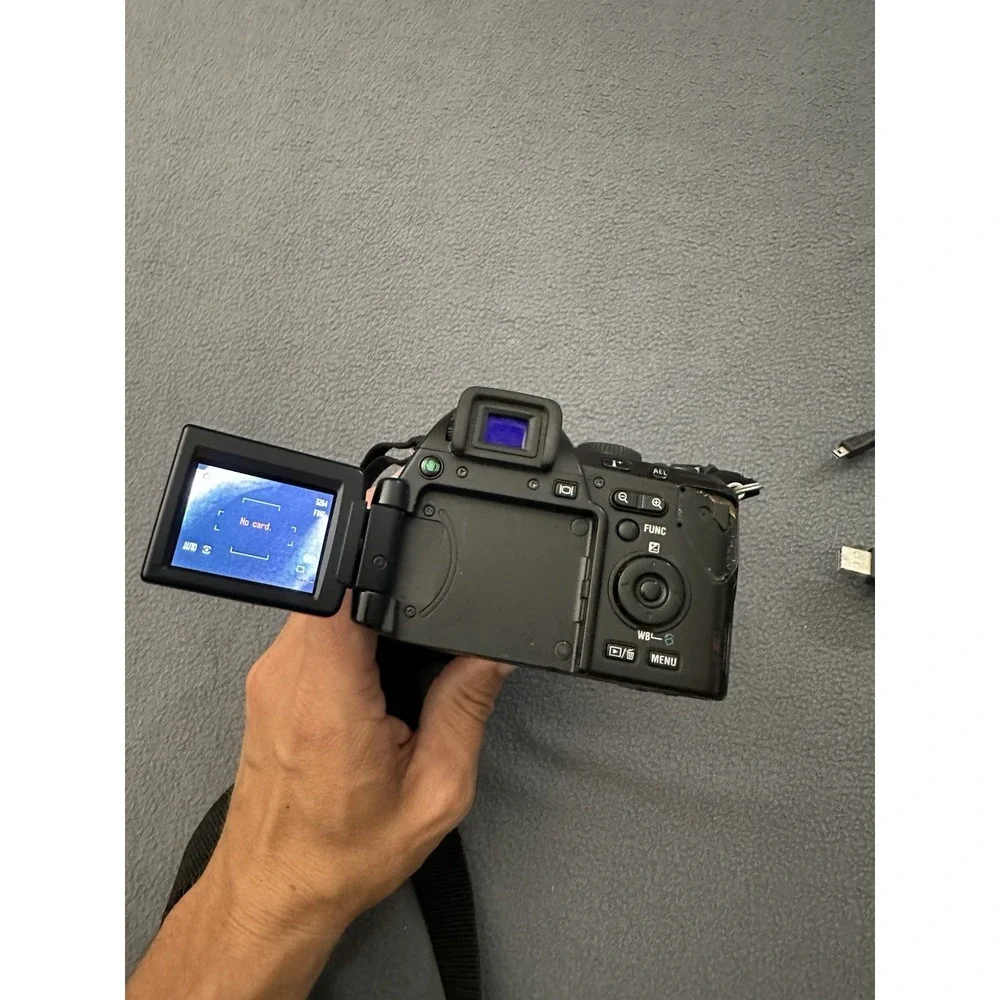 Konica Minolta DiMAGE A200 8.0MP Digital Bridge Camera 7X Zoom Anti-Shake Black